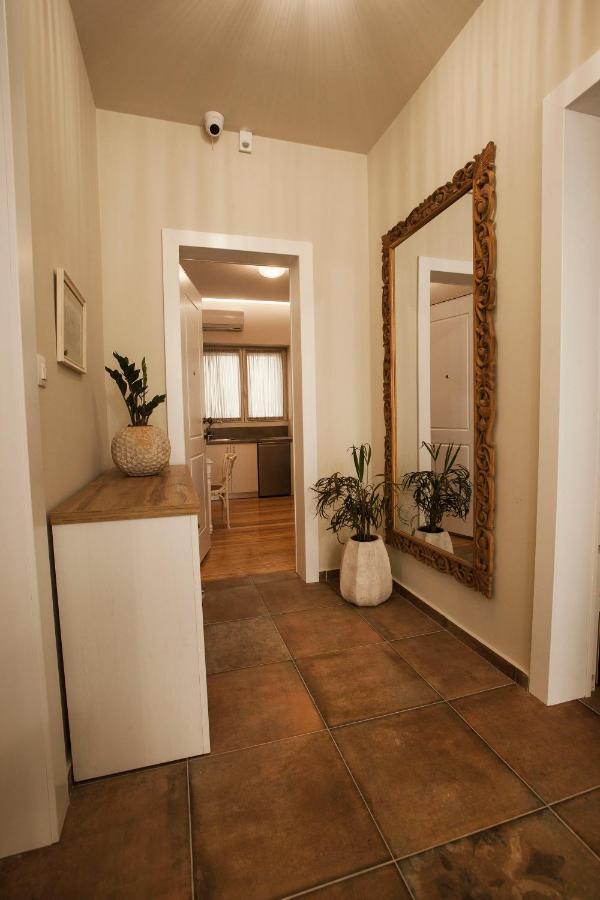 Lovely 1St Fl. Apt, With Balcony In Pagrati Atenas Exterior foto